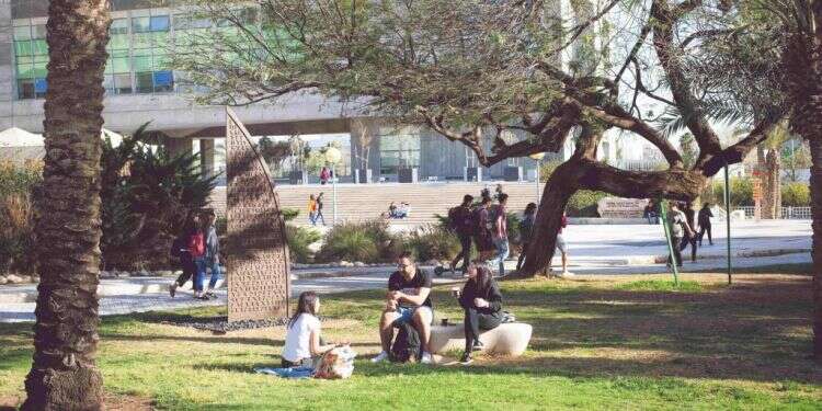 אוניברסיטת בן־גוריון. צילום: אריק סולטן יעל אוזן שואפת לנפץ לילדי באר שבע את האשליה שאפשר להצליח רק במרכז הארץ