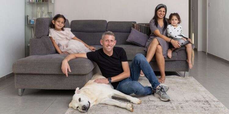 משפחת הרו, רחובות. צילום: אבישג שאר־ישוב