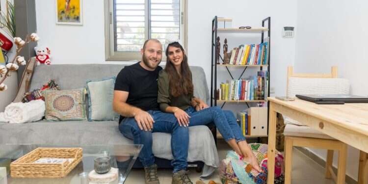 "כשחזרנו לארץ חבר שלו האיר את עיניי ואמר לי שהוא בעניין"