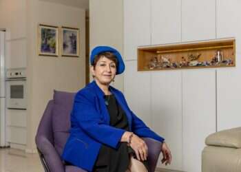 "אבא אף פעם לא אמר 'אל תלכו לצבא'": בתו הדתית־לאומית של הרב עובדיה יוסף יוצאת לאור