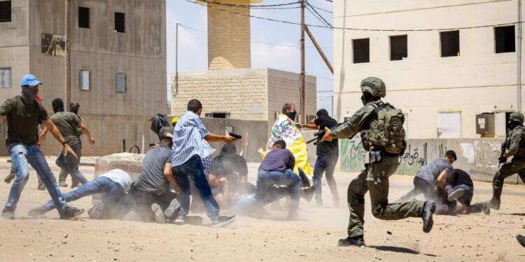 "יש משילות בדרום ואנחנו כאן כדי לעבות אותה" הצצה לפעילות המסתערבים בנגב