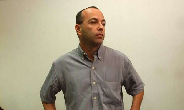 אבישי רביב בשנת 2002. צילום: פלאש 90 הוציאו שמפניה: אחרי סערת סמוטריץ', הרשת התמלאה בעדויות על מעללי אבישי רביב