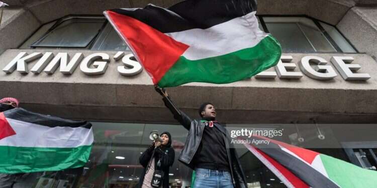 הפגנה נגד ישראל. צילום: גטי אימג'ס למה סמוטריץ' דורש להוציא את המאבק בחרם ממשרד החוץ?