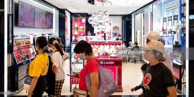 המשבר הכלכלי בסין: "אסתי לאודר" מזהירה מפני ירידה ברווחים