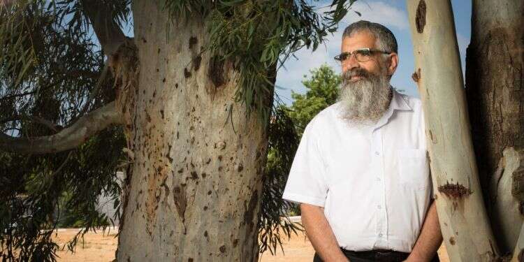 אסור להתעלם: הרב שרלו בשו"ת בעקבות פרשת הרב טאו, אך לא עליה