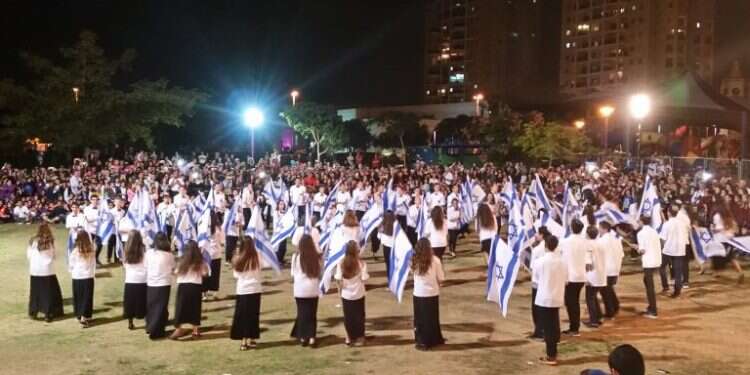 דגלנות במוצאי שבת הארגון. צילום: דוברות בני עקיבא