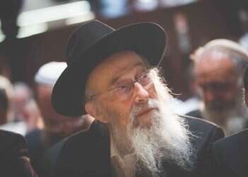 האם יש קשר בין מאבקיו הציבוריים של הרב טאו לתלונות נגדו?