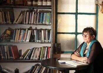 חוה פנחס-כהן דפקה על דלת המתים