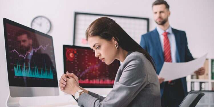 עצמאות כלכלית. ללא קרדיט מערכת התראות להשקעות בבורסה בצורה נכונה