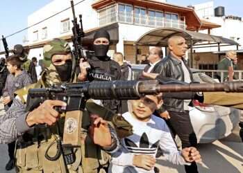 על הדבר שמפריד בין גוש דן לפשיטת מחבלים – אסור לדבר בתקשורת