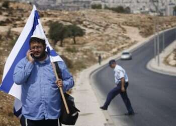 בן־גביר בהפגנת מחאה באזור בית־צפאפא ב־ 2008. צילום: מיכאל פתאל, פלאש 90