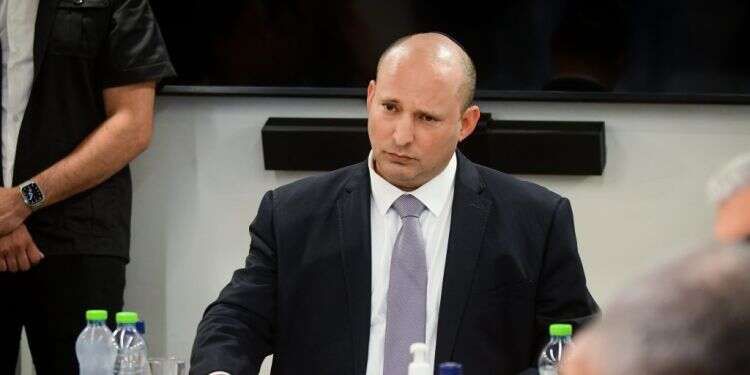 התוכנית לא החלה לפעול מוקדם יותר, כשהותקף משמאל. נפתלי בנט. צילום: אבשלום ששוני, פלאש 90