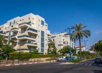 קיללה בקבוצת הווטסאפ ותשלם אלפי שקלים