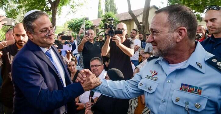 בסביבת בן גביר זועמים על מפכ"ל המשטרה: "הולך מאחורי הגב באופן לא ראוי"