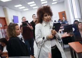 יפעת בן חי שגב תוקפת במשפט נתניהו: החקירה הביאה אותי לערפול זיכרון