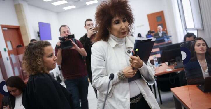 יפעת בן חי שגב בבית המשפט, הבוקר. צילום: יונתן זינדל, פלאש 90 יפעת בן חי שגב תוקפת במשפט נתניהו: החקירה הביאה אותי לערפול זיכרון