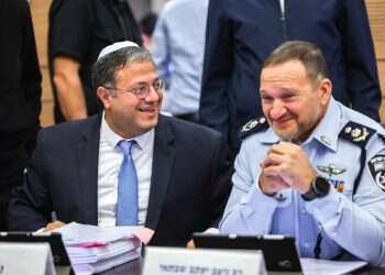 המפכ הם אומרים "דמוקרטיה" ומתכוונים "בסוף כולם יחשבו כמוני אז אחליט בשבילם"