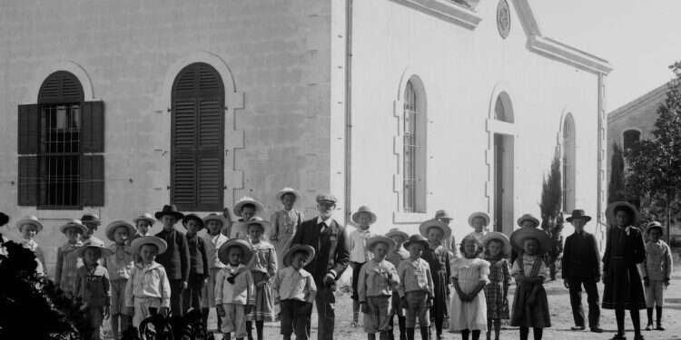 מופת של חריצות גם לחלוצים העבריים בארץ ישראל. טמפלרים גרמנים, וילהלמה. צילום: באדיבות ספריית הקונגרס האמריקאי