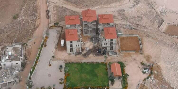 בנייה פלסטינית לא חוקית בשטח C. צילום: רגבים בין אפריל 21' למאי 22' בנו הפלסטינים בשטחי C פי שבעה מאשר היהודים