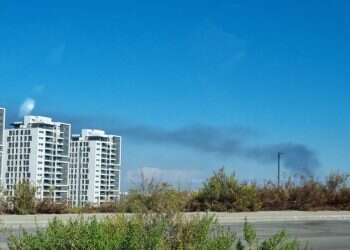 "פוחדים מסרטן": פלסטינים שורפים פסולת ומסכנים את בריאות התושבים בראש־העין