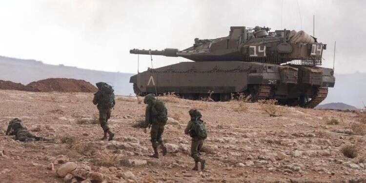 לוחמים בזמן תרגיל. צילום: דובר צה 9000 פיגועי אבנים ודקירה ו-285 פיגועי ירי: בצה"ל מסכמים את השנה