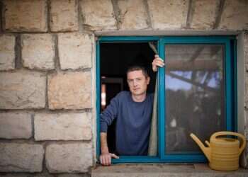 ילדותו הסבוכה של הנרי דוד ממשיכה לעצב אותו גם ב"קרתגו"