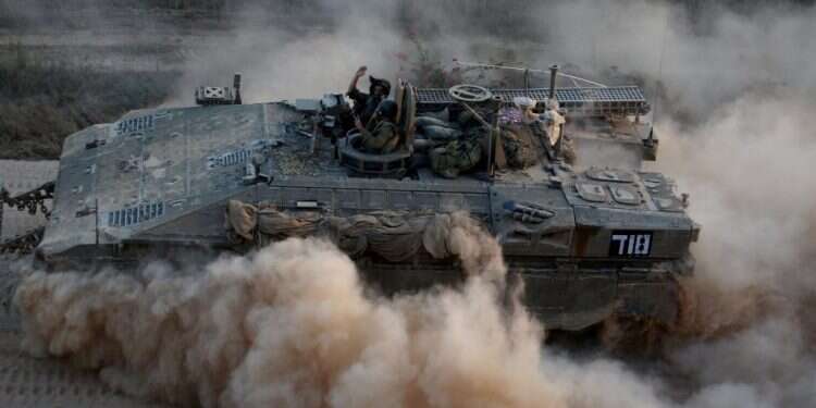 מחזיר למרכז הדיון את מושג ההכרעה ואת מרכיב התמרון היבשתי. חיילי צה