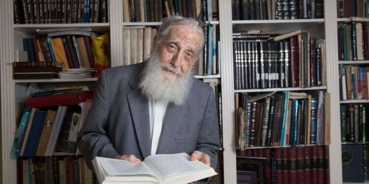 פרופסור שלום רוזנברג. צילום: מרים אלסטר, פלאש 90 "כל אחד מרשה לעצמו לפנות בלשון בוטה לאנשי סמכות, אפילו לראש הממשלה"