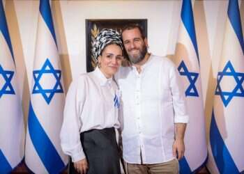 לימור סון הר מלך ובעלה יהודה סון. צילום: נועם מושקוביץ, דוברות הכנסת הח"כית החדשה לימור סון-הר מלך: "כל ילד שלי הוא הוכחה שעם ישראל חי"