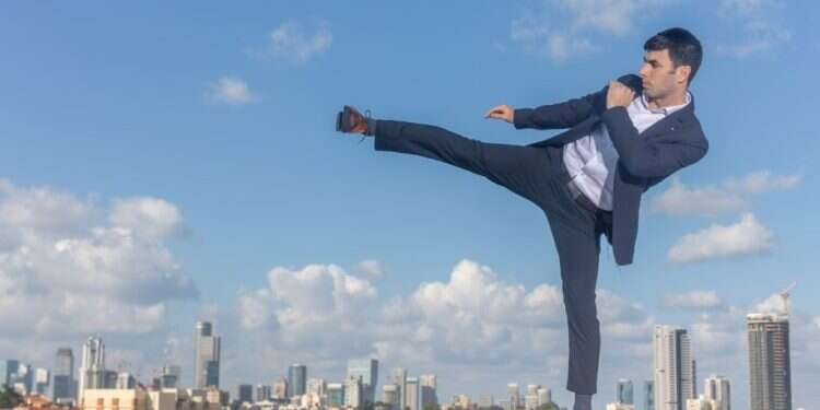 סצינת הקפוארה החרדית: מאמן הכושר שעושה מהפכה בבני ברק