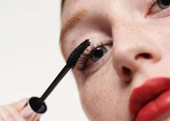 קליניק. צילום-יחצ חול הטרנדים החמים לחורף הקרוב: כך תצרי לעצמך איפור טבעי בסטייל