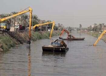 צעירים מצרים נאבקים בריבוי פסולת הפלסטיק בנילוס