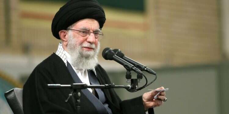 המנהיג העליון של איראן, עלי ח'אמנאי. צילום: EPA לא רק ישראל: מלך ירדן מבקש סיוע אמריקני במלחמה במיליציות האיראניות