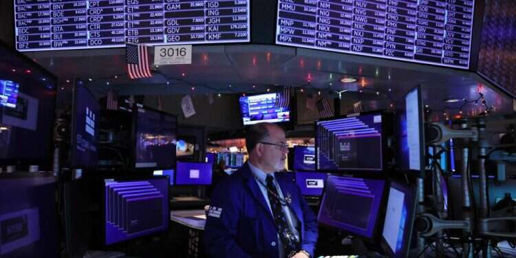 הבורסה בניו יורק, אילוסטרציה. צילום: AFP רשות שוק ההון צריכה מנהל שלא חושב על התפקיד הבא שלו באחד מגופי ההשקעות