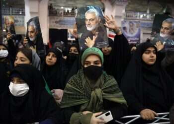 3 שנים לחיסול סולימאני: ההנהגה מבטיחה נקמה, אבל ברחוב שורפים את תמונתו