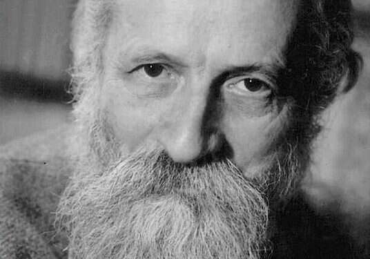 בובר הזדהה עם החסידות וראה בה דרך שיכולה להוביל התחדשות דתית