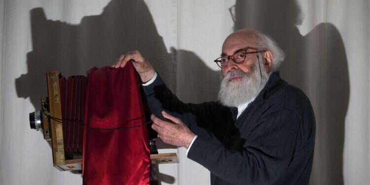 אדולפו קמינסקי, 2012. צילום: איי.אף.פי "המתמטיקה הייתה פשוטה. אם הייתי ישן שעה אחת, שלושים אנשים היו מתים"