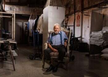 "היינו משפחה עשירה בזמנו, אבל כשאכלנו ביצה חילקנו אותה בין ארבעה אחים"