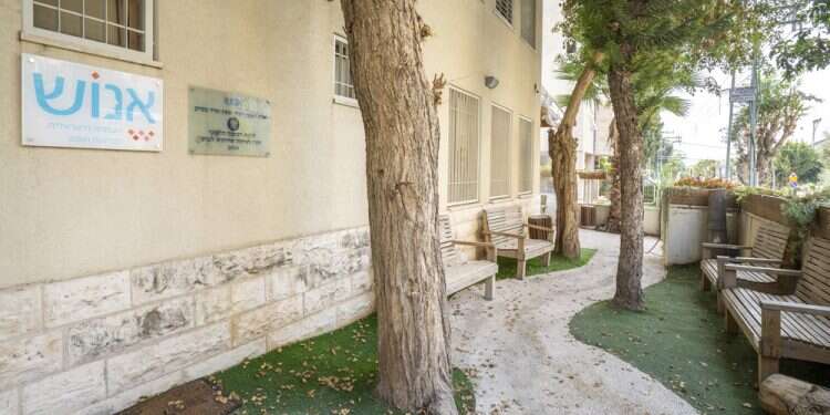 מועדון של עמותת אנוש. צילום: יפעת קירשנבאום־ארן