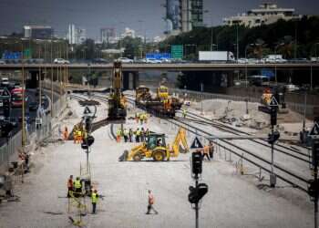עבודות הרכבת, ארכיון. צילום: מרים אלסטר, פלאש 90 משבר עבודות הרכבת בשבת – האם הליכוד והחרדים במסלול התנגשות?