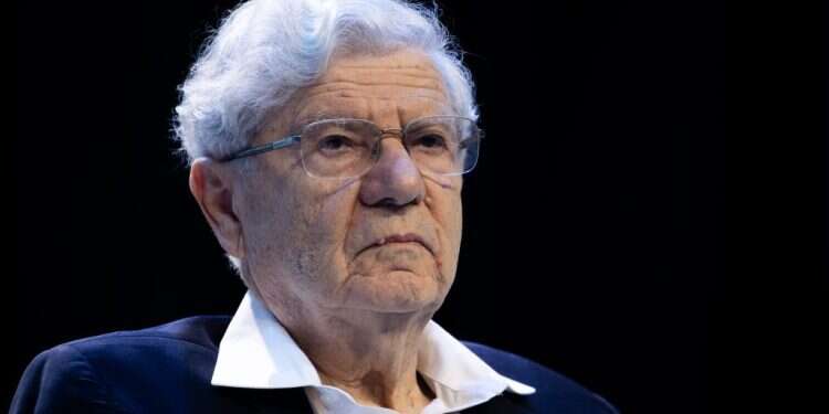 אלו שמטיפים על "דמוקרטיה" משכנעים בעיקר את עצמם. התרמית כבר מוכרת