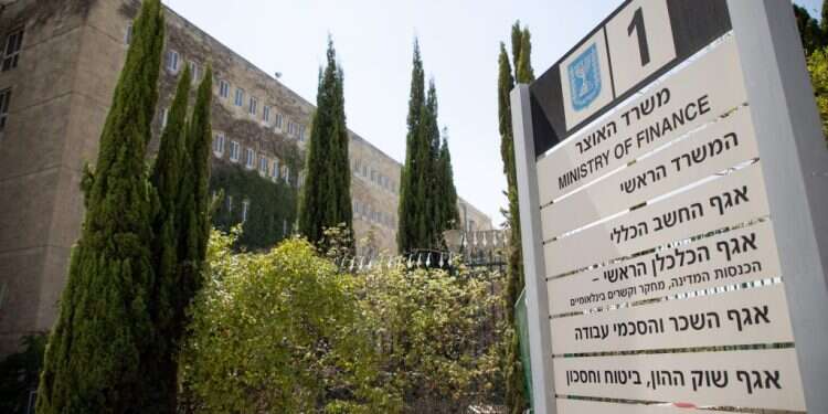 מנכ"ל האוצר שלומי הייזלר: מנהל מעולה, אך ללא מומחיות כלכלית