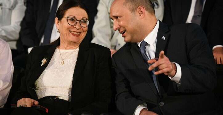 נפתלי בנט ואסתר חיות. צילום:  Arie Leib Abrams/Flash90 שימוש חד פעמי