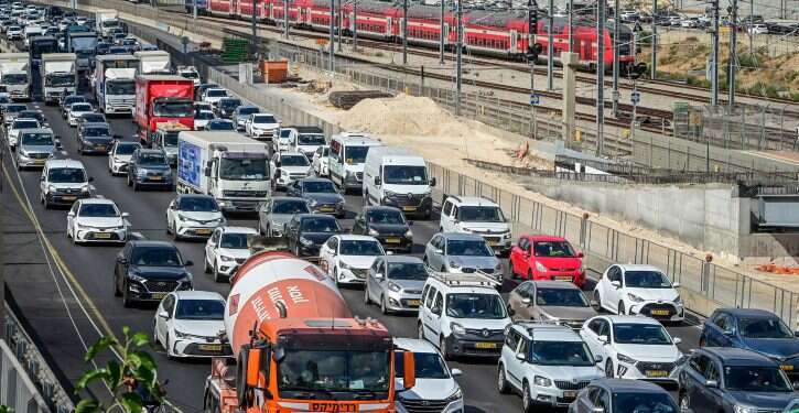 פקקים בנתיבי איילון. הנת המהלך של מירי רגב יגביר את הפקקים וייפגע דווקא בפריפריה