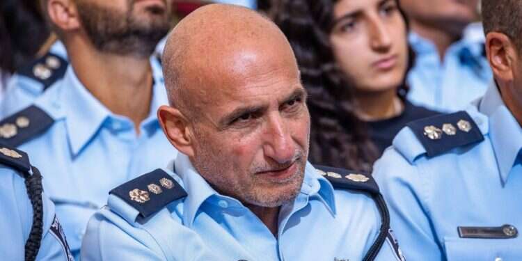 מפקד מרחב דוד ניצב־משנה אבי כהן. צילום: אוליבייה פיטוסי, פלאש 90 קציני משטרה במפגש נדיר עם פעילי הר הבית: "אנחנו ממש לא נגדכם"