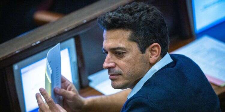 השר עמיחי שיקלי בכנסת. צילום: אוליבייה פיטוסי, פלאש 90 תוכנית בליכוד: כך נמוטט את חמאס בתוך שנתיים