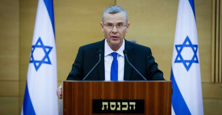 יריב לוין מכריז על הרפורמה במערכת המשפט. צילום: אוליבייה פיטוסי, פלאש 90 הירידות שראינו בבורסה לא קשורות לרפורמה אלא לאיומים שבעקבותיה