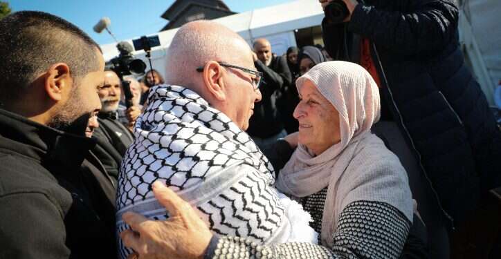 המחבל כרים יונס מתקבל בביתו. צילום: ג'מאל עוואד, פלאש 90 מתחת לאף של בן גביר: הפלסטינים הובילו אירוע תמיכה בטרור – בלב מדינת ישראל