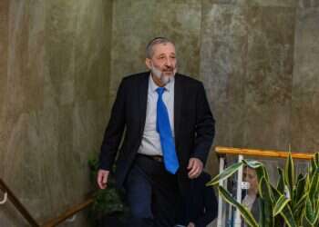 מי יחזיק במשרדי הבריאות והפנים? בש"ס נערכים לפסילת דרעי