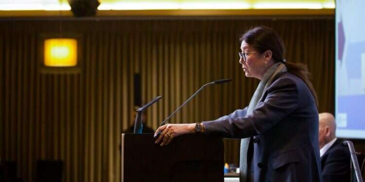 נשיאת בית המשפט העליון אסתר חיות בנאומה לפני שבועיים. צילום: שיר טורם, פלאש 90 הרפורמה היא רק התירוץ: רצף האירועים שהוביל לעצירת החקיקה על מערכת המשפט